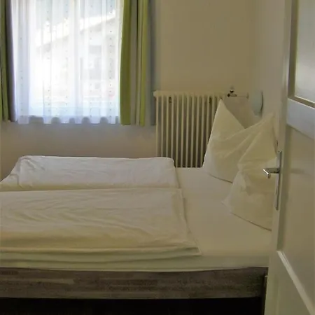 מלון דירות Ingrid אלמאו