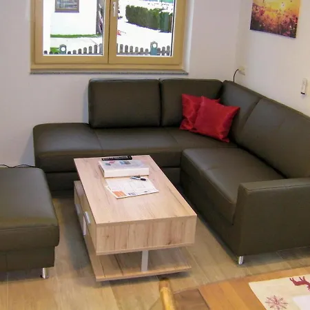 Ingrid מלון דירות אלמאו